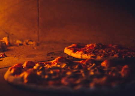 Napolitaanse pizza in de oven